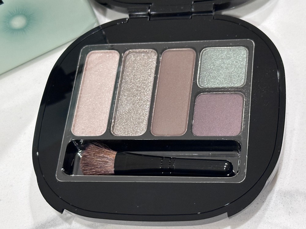 MAC Fabulousness/ 5 Neutral Eyes Palette