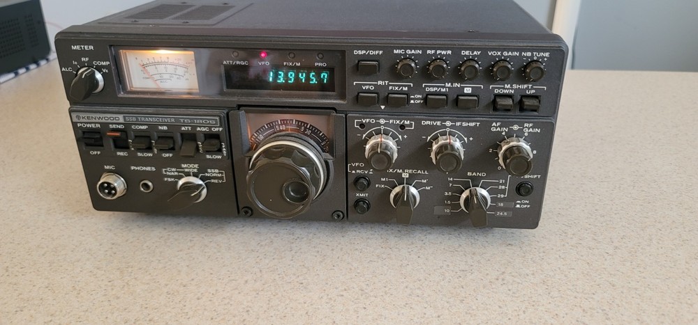 KENWOOD TS 180 SSB TRANSCEIVER
