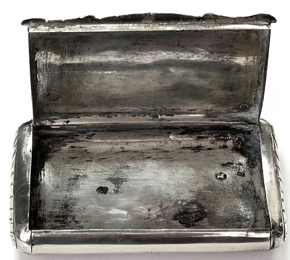 Antique Netherlands 833 Silver Snuff Box