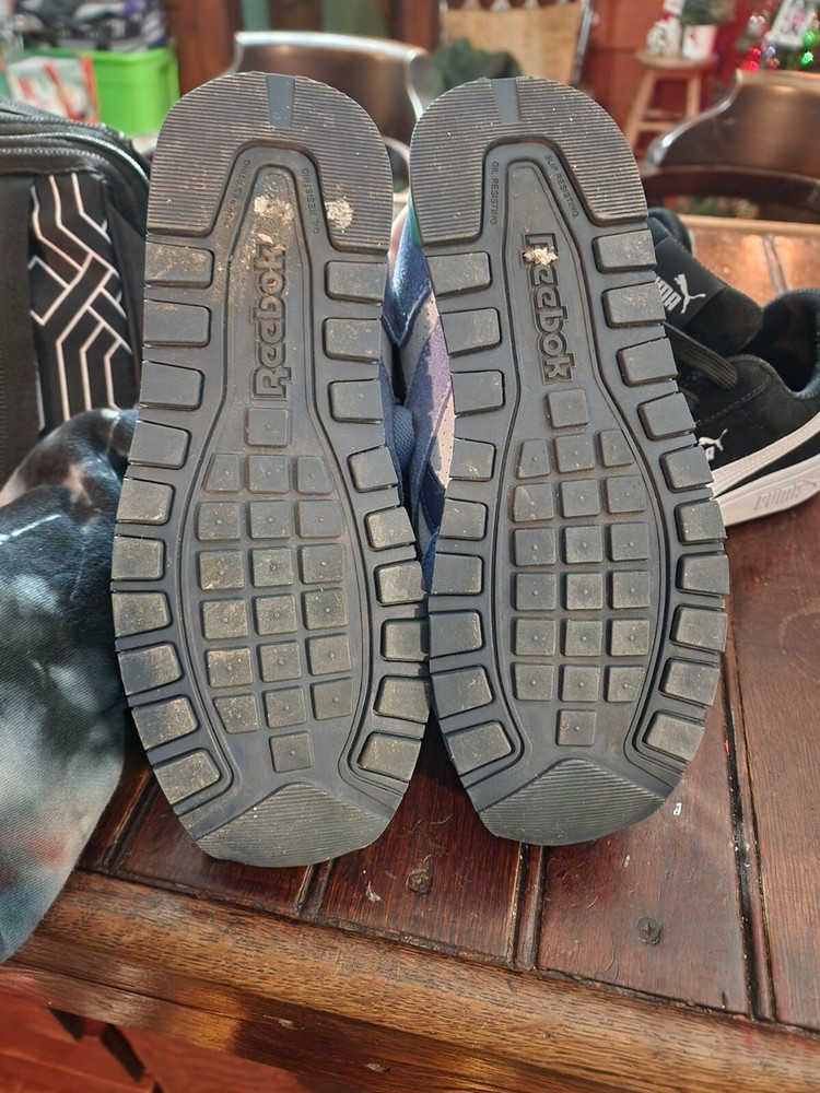 Woman Reebox Safety Shoe