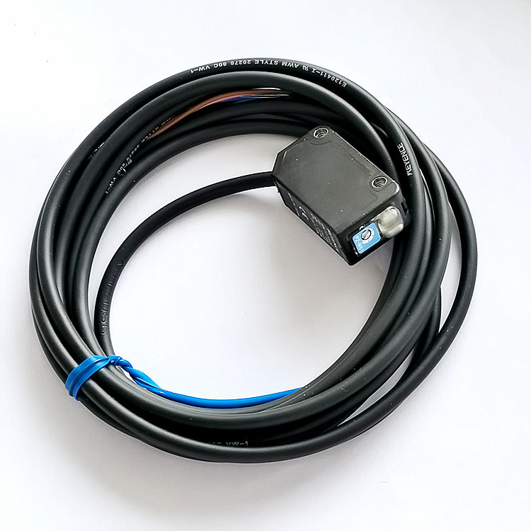 New Keyence digital laser sensor PZ-M13