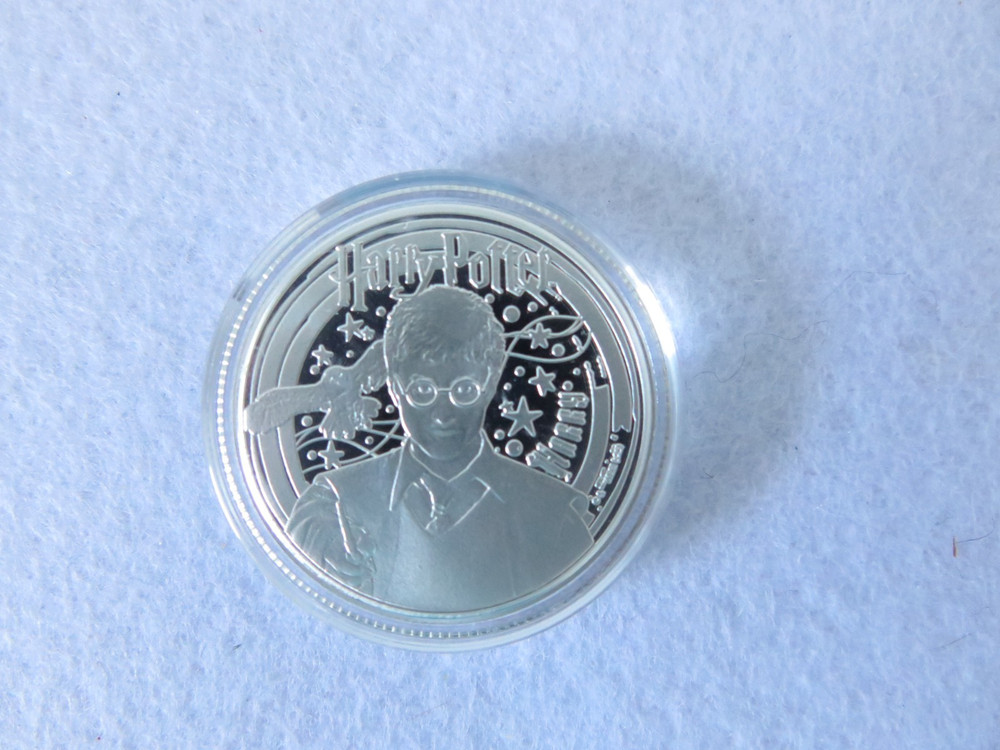 Coin Harry Potter Hogwarts Silver Plated Commemorative 2025 Starter