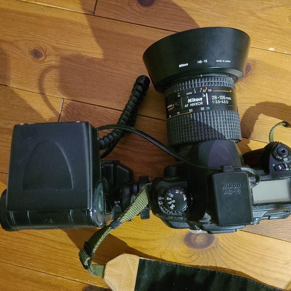 Nikon D100 Camera C025