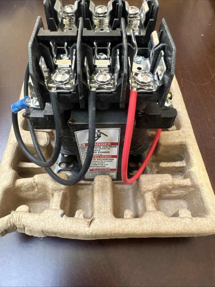 Square D 9070TF75D1 Class 9070 industrial control transformer, Type TF