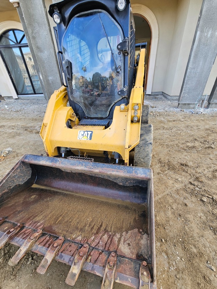 2018 CATERPILLAR 262D skidsteer loader enclosed cab