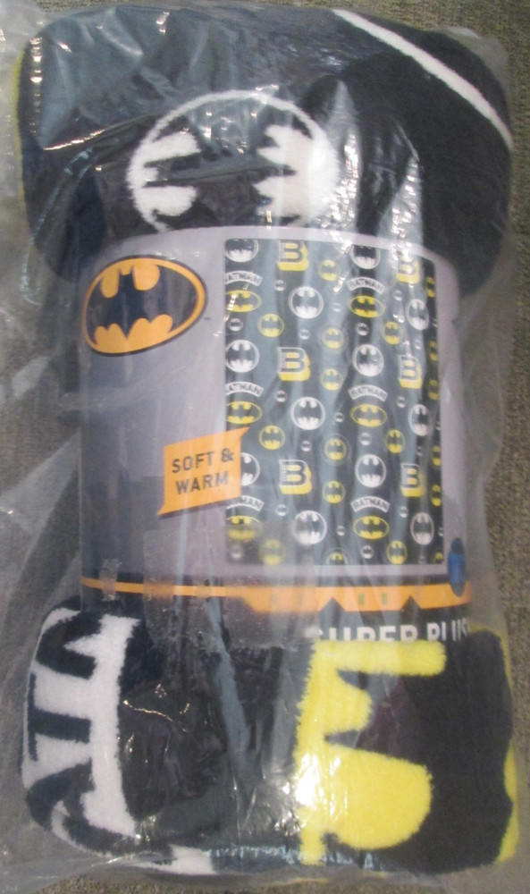 BATMAN Soft Plush Throw Blanket 46"'x60" - 100% Polyester - Retired