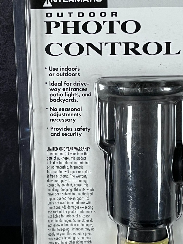 Dusk to Dawn Intermatic Automatic Security Light Control NE250C NIP