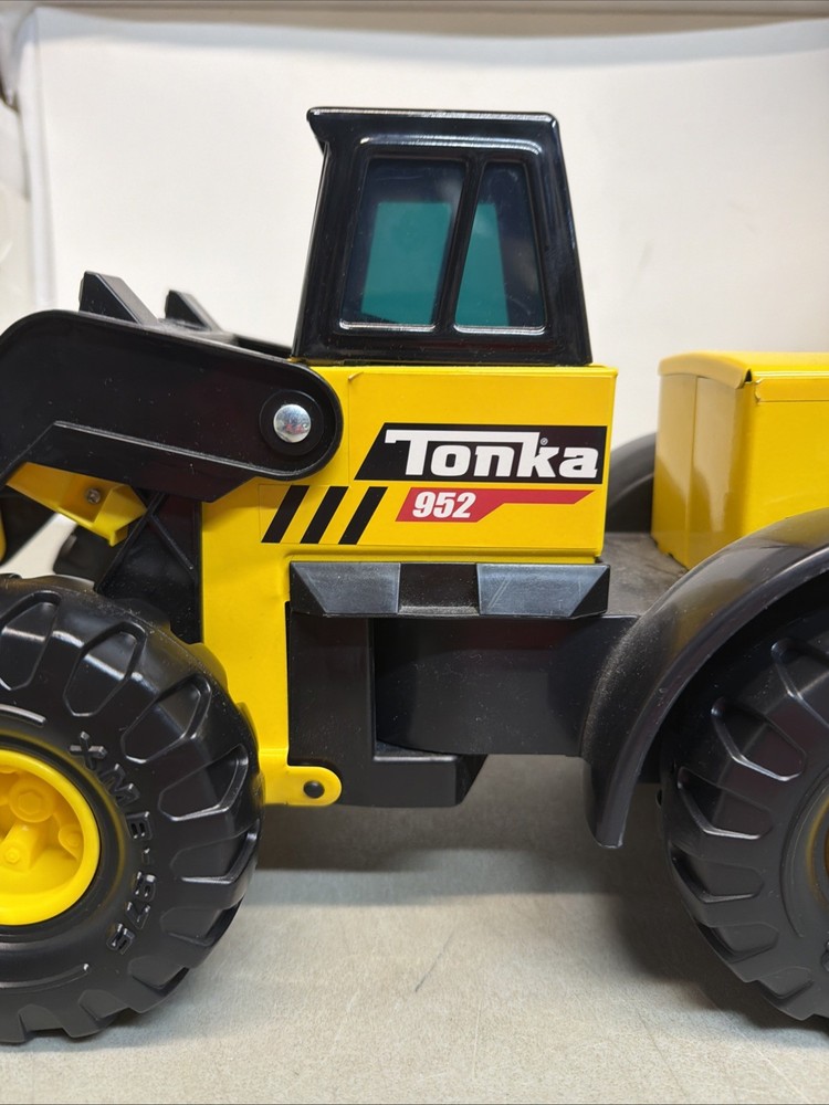 Tonka Steel Classics Front Loader 952 2020 Great Condition