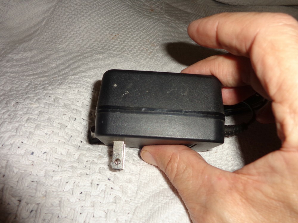 phonemate ac adapter model m/n25 output ac13v 800ma untested