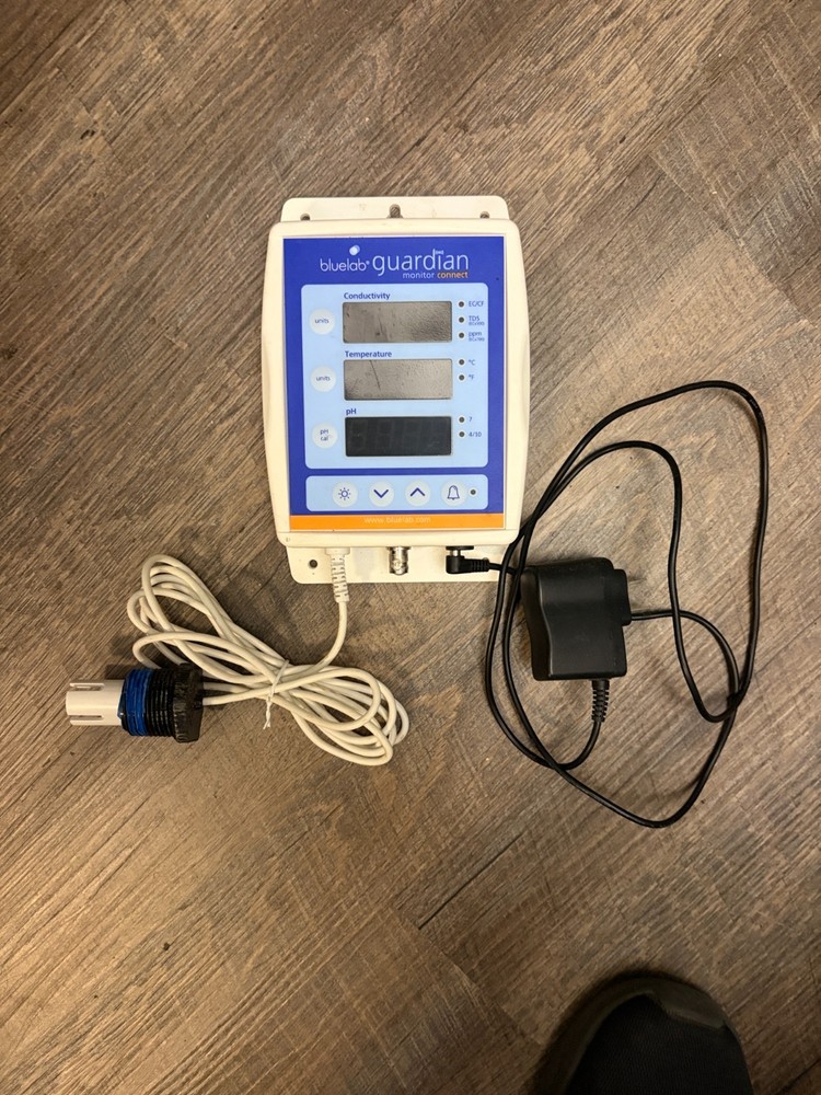 Bluelab pH Controller CONNECT - monitor automatic ph solution dosing lcd display