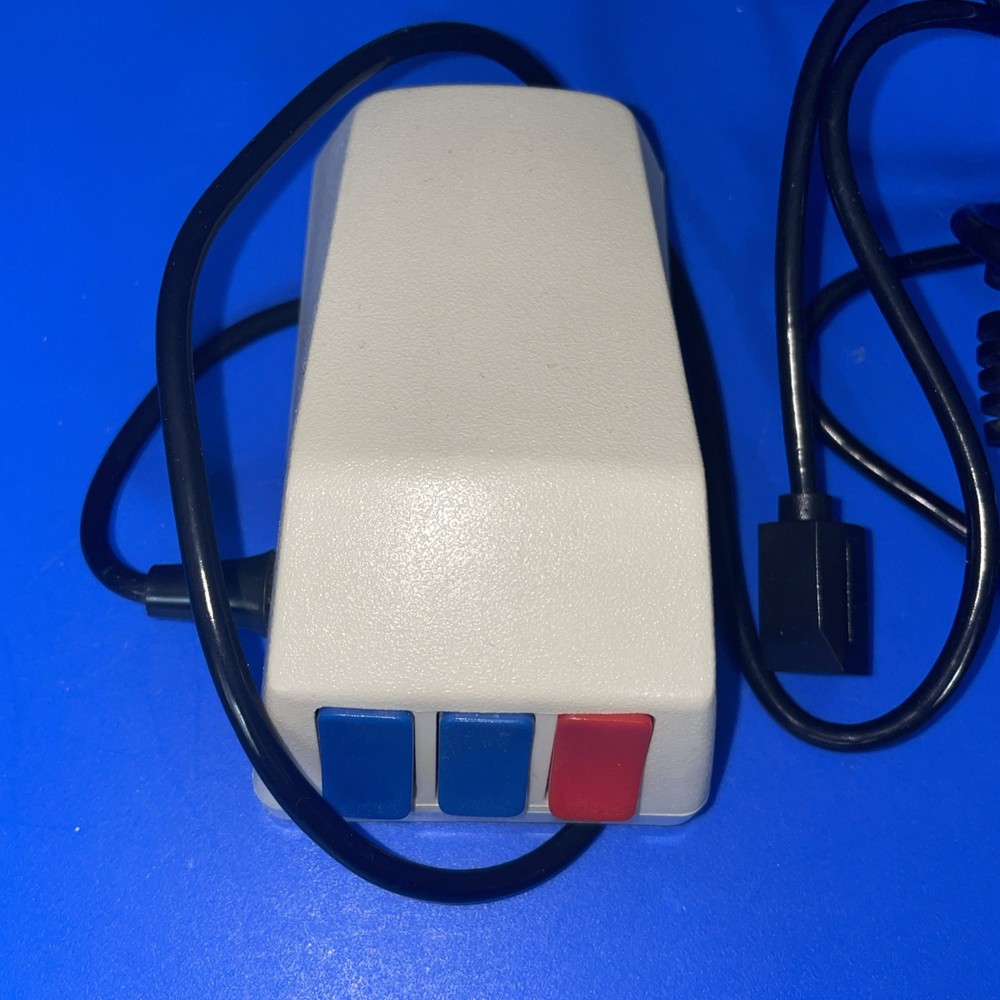Vintage Rare Three Button Mouse **UNTESTED**
