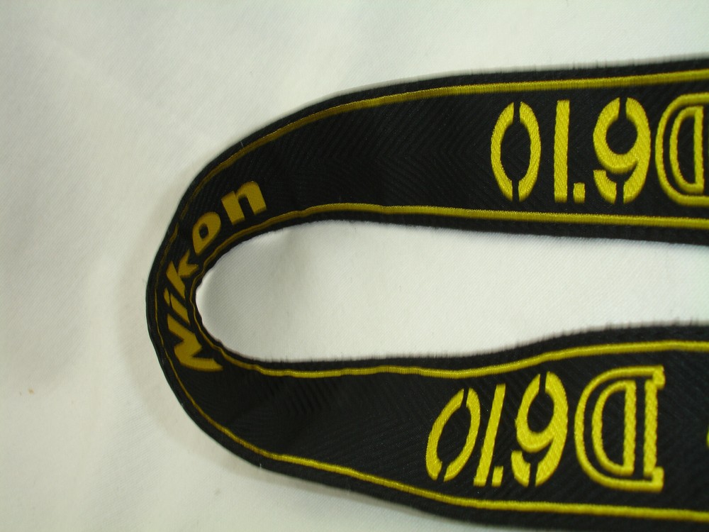 NIKON D610 CAMERA NECK STRAP , AN-DC10 Genuine