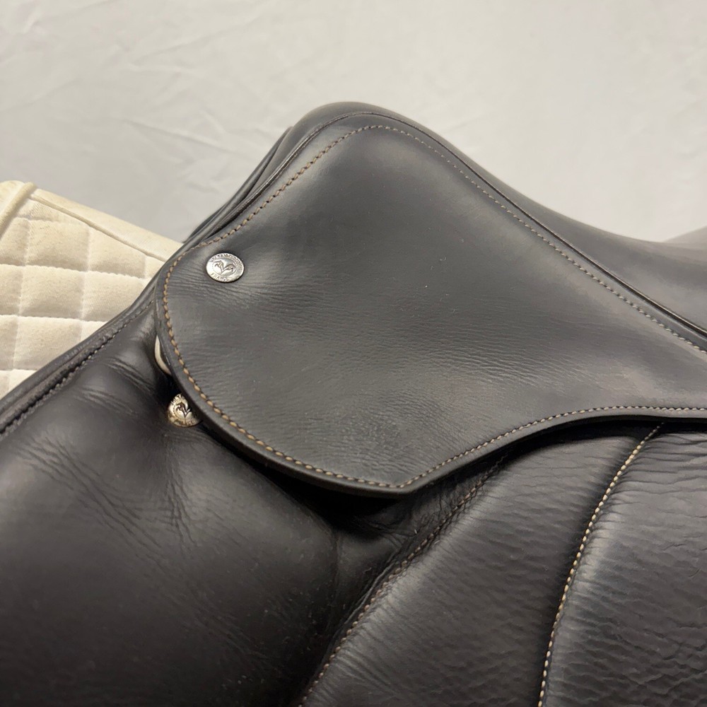 Used Voltaire Stuttgart - Size 18" Jump Saddle Brown