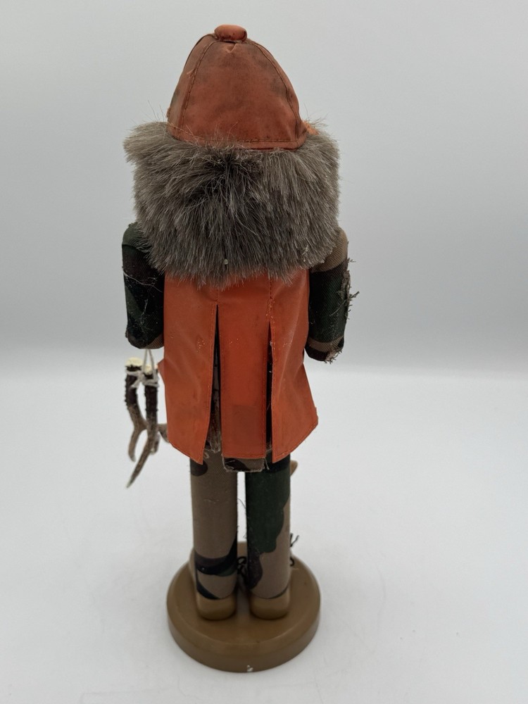 Old Deer Hunter Nutcracker