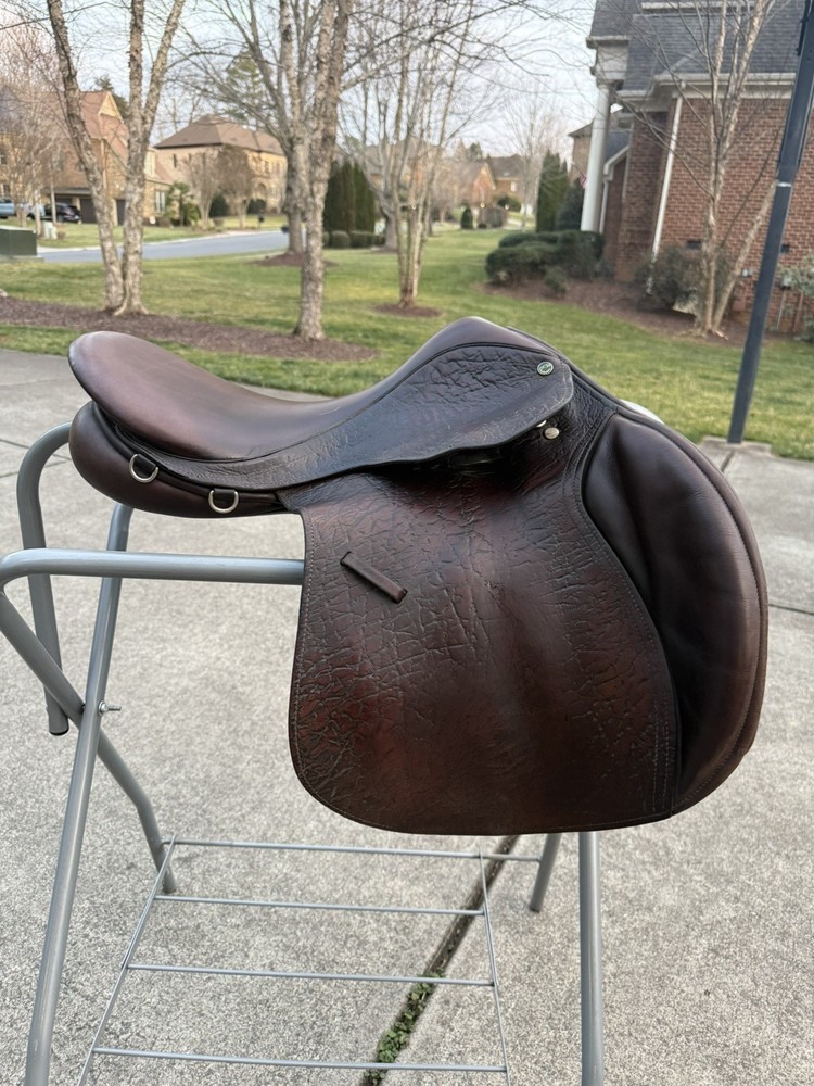 17.5” County Conquest Saddle XTR Leather Medium Tree Wool Flocked