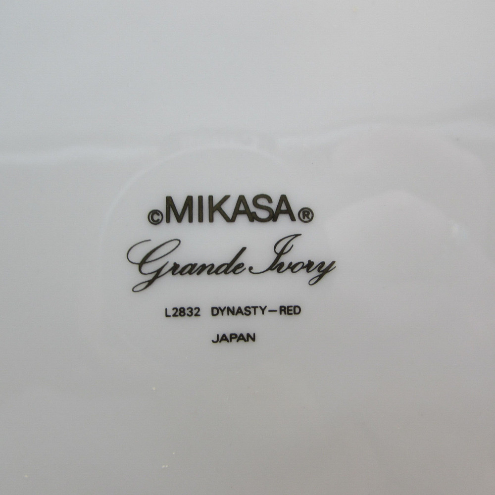 Mikasa Fine China Dynasty - Red 5pc Place Setting