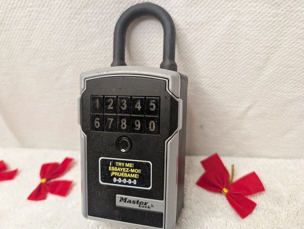 Master Lock 5440 | Bluetooth Portable Lock Box | Key Safe Removable Shackle
