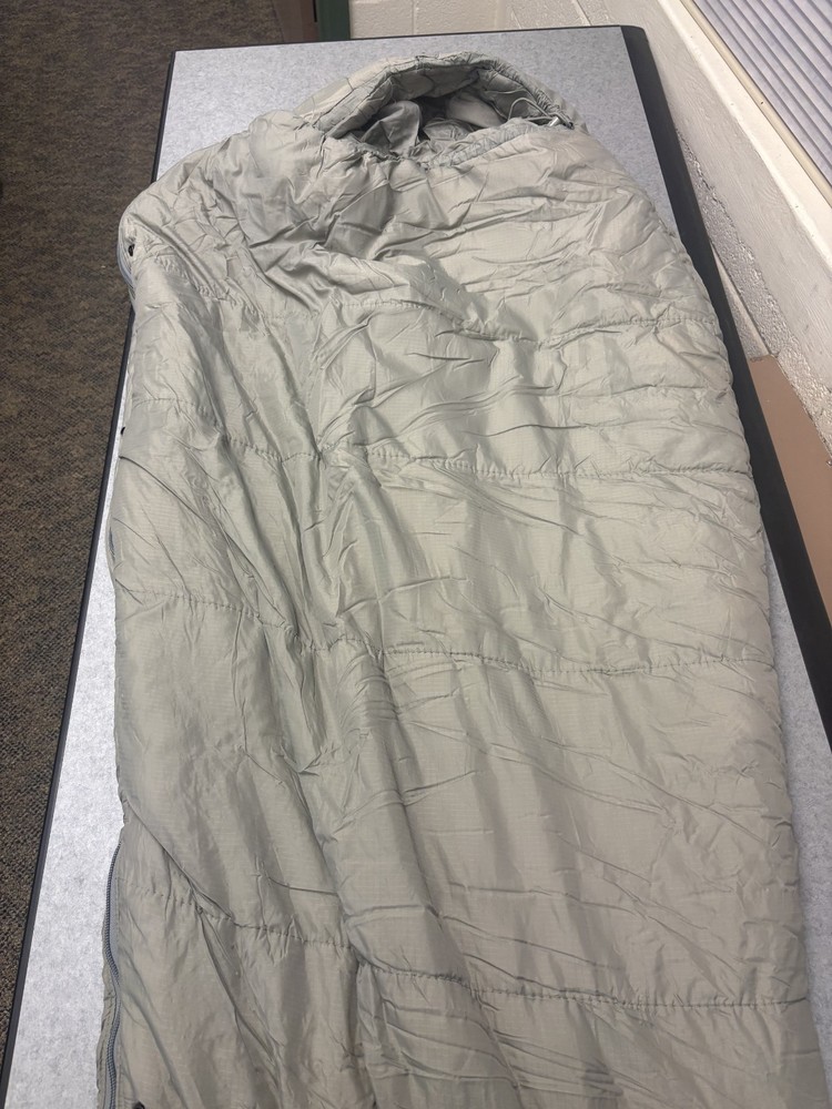 Miltary modular sleeping bag intermediate cold in great shape ready to go!