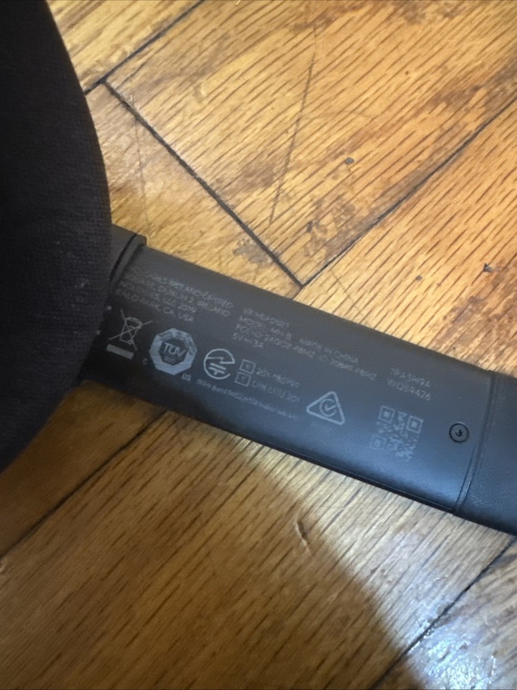 OCULUS VR HEADSET MODEL MH-B Only