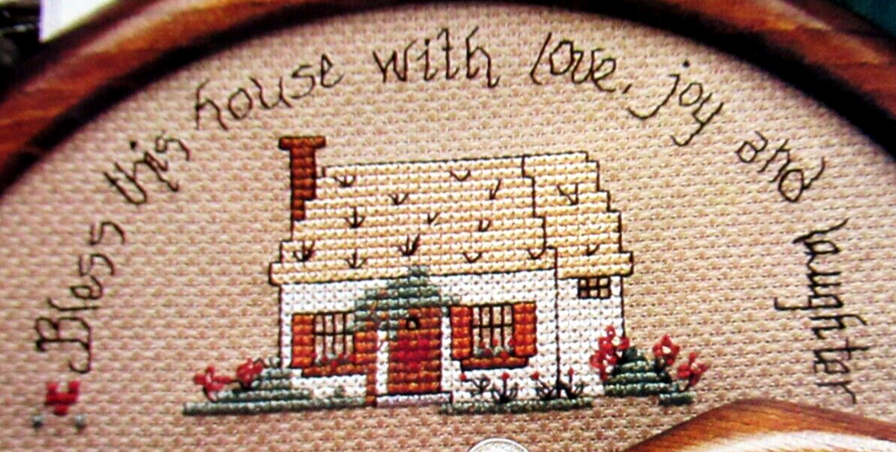 Christmas Winter Memory Friendly Messages Santas Helper CROSS STITCH PATTERNS