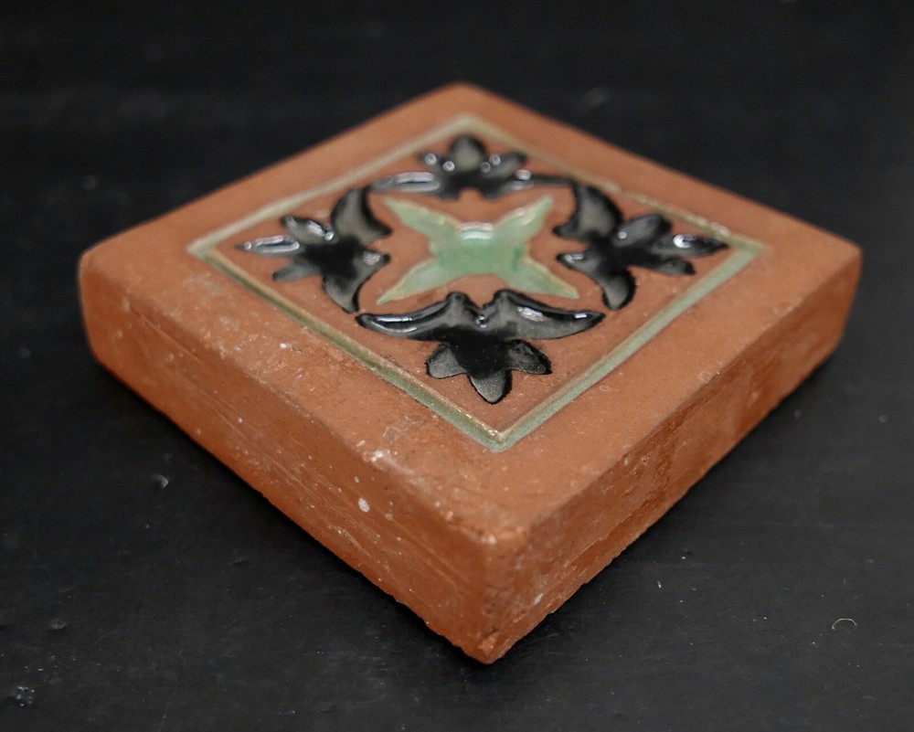 Vintage Gladding McBean Chunky Decorated Tile (1)