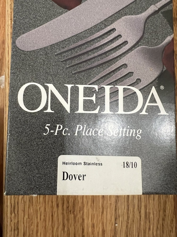 Oneida Satin Aquarious 5 Piece Place Setting