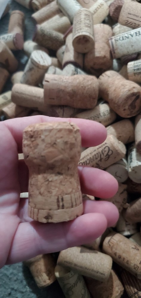 wine bottle corks, Aprox 276 Pcs. Assorted Styles, Names