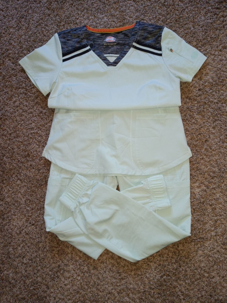 Dickies Dynamix Women's Scrub Top & Jogger Pants - SET