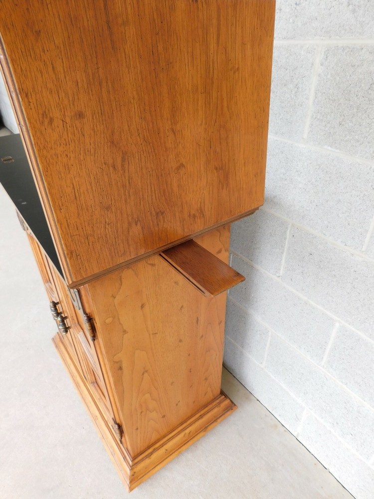 Drexel Velero Collection Flip Top Server