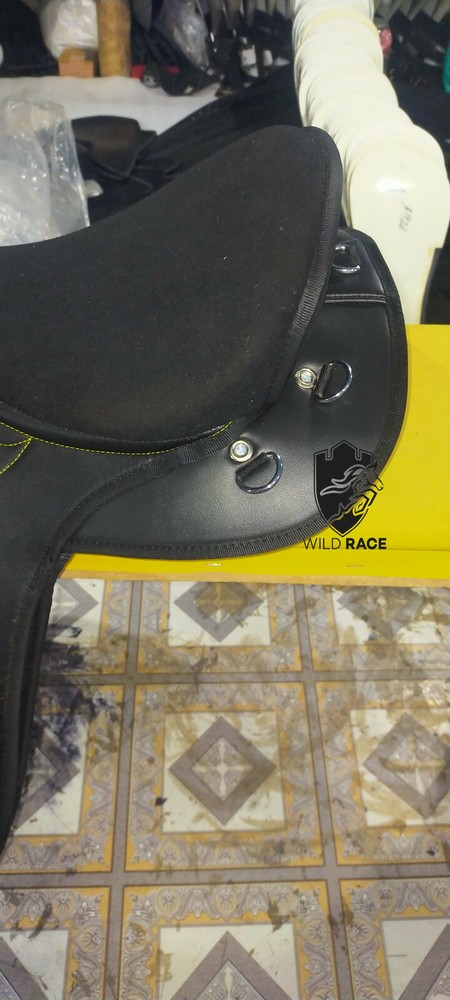 Endurance saddle / Black Synthetic Saddle/ jumping saddle