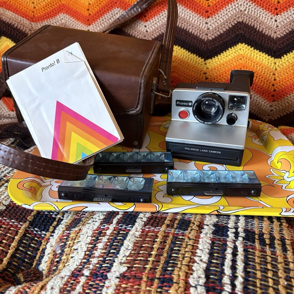 Polaroid Pronto! B Camera w/ Flash and Case  •Untested
