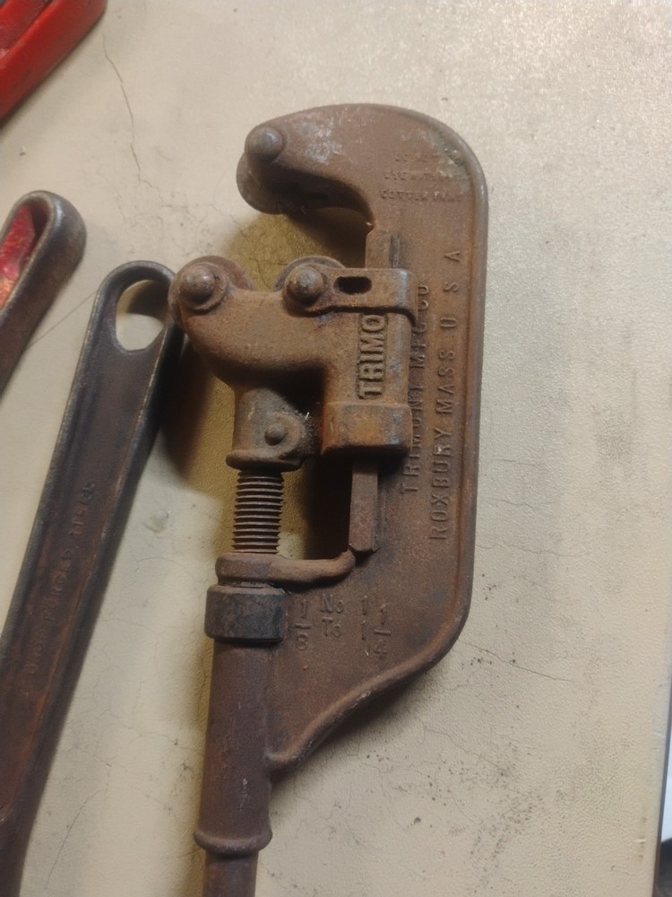 2 Fuller Pipe Wrenches - 2 Benfeild Bender - Trimo Pipe Cutter +