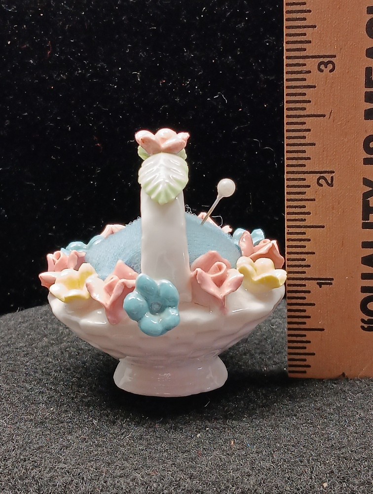 vtg pin cushion basket