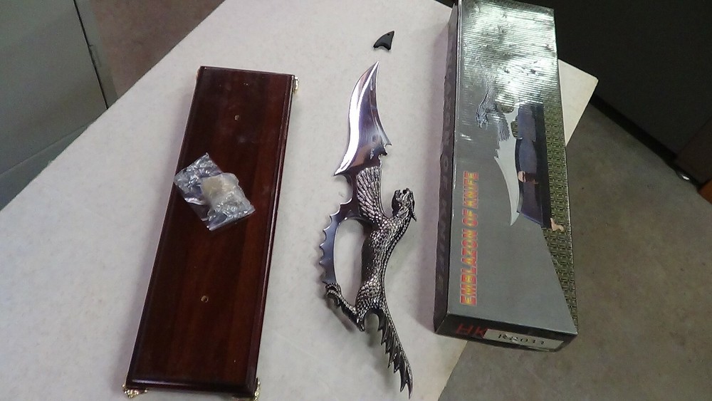 knife dagger sword impressive Gift