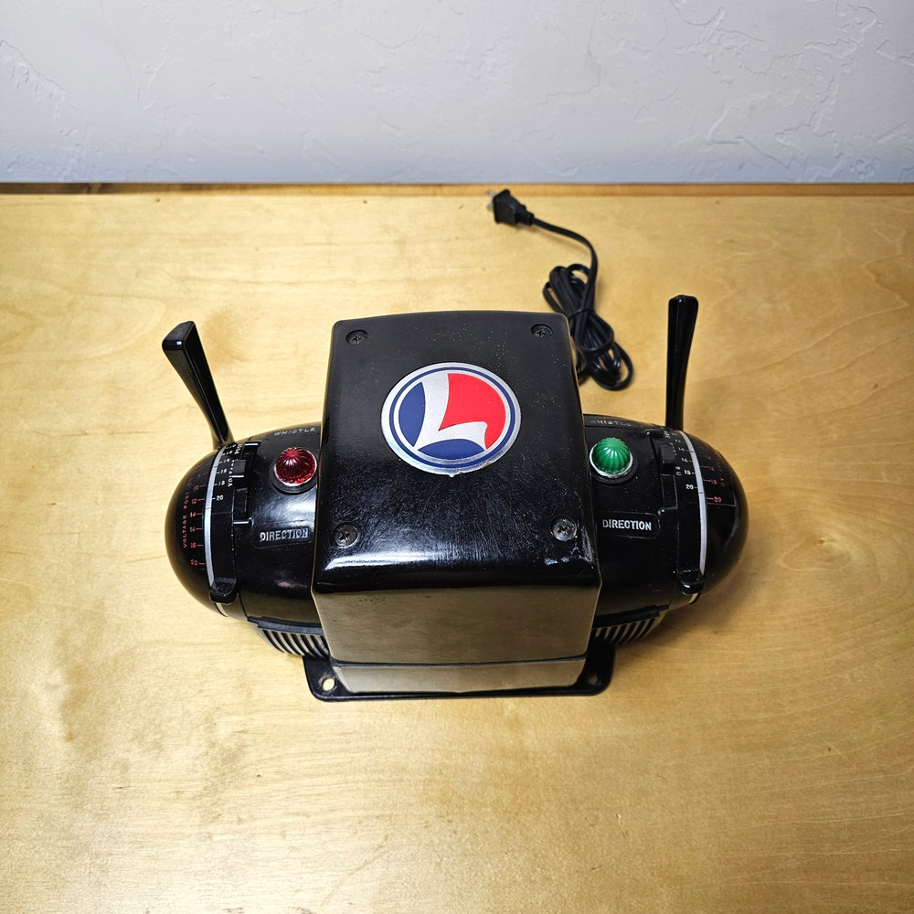 Lionel Multi Control Trainmaster Type ZW 250 Watt Transformer - Powers On!