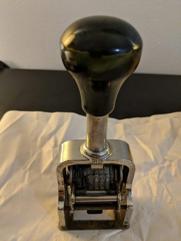 Vintage Pilot Automatic Numbering Machine Stamper - No.81. with box. VG.