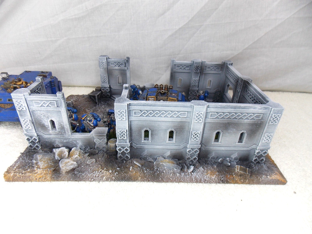 WARGAMING TERRAIN PAINTED BUILDING