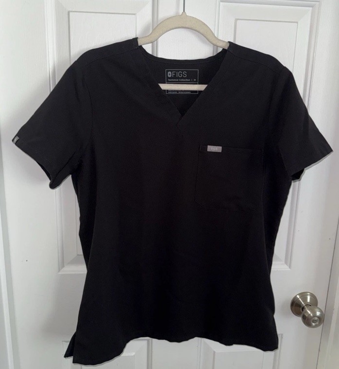 FIGS women’s black medium top and jogger set