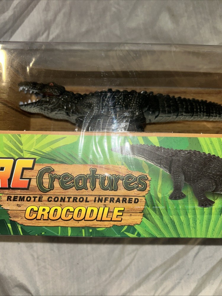 World tech toys RC creatures remote controlled INFRARED crocodile