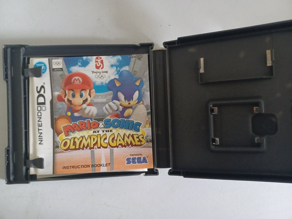 6 Nintendo DS game Cases and notice