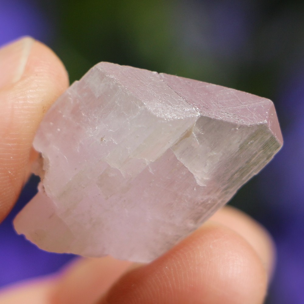 Mineral Specimen: Kunzite (KNZ94)