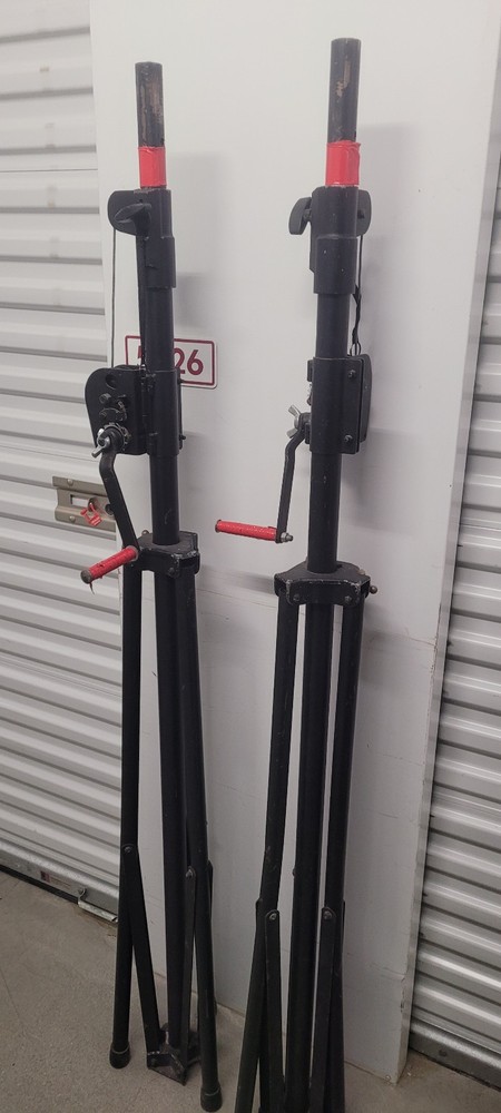 Heavy duty crank up stand