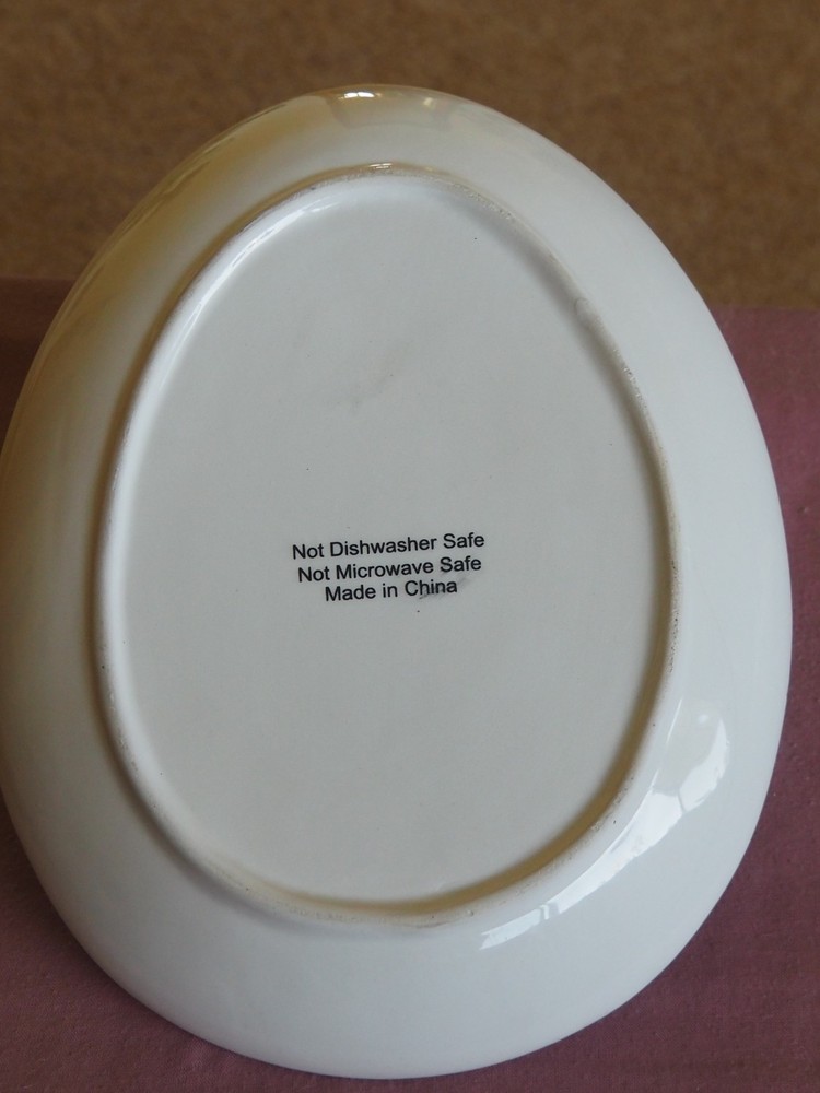 Pair of Easter Egg Shaped Dish’s / Ceramic Egg Shaped Snack Plates