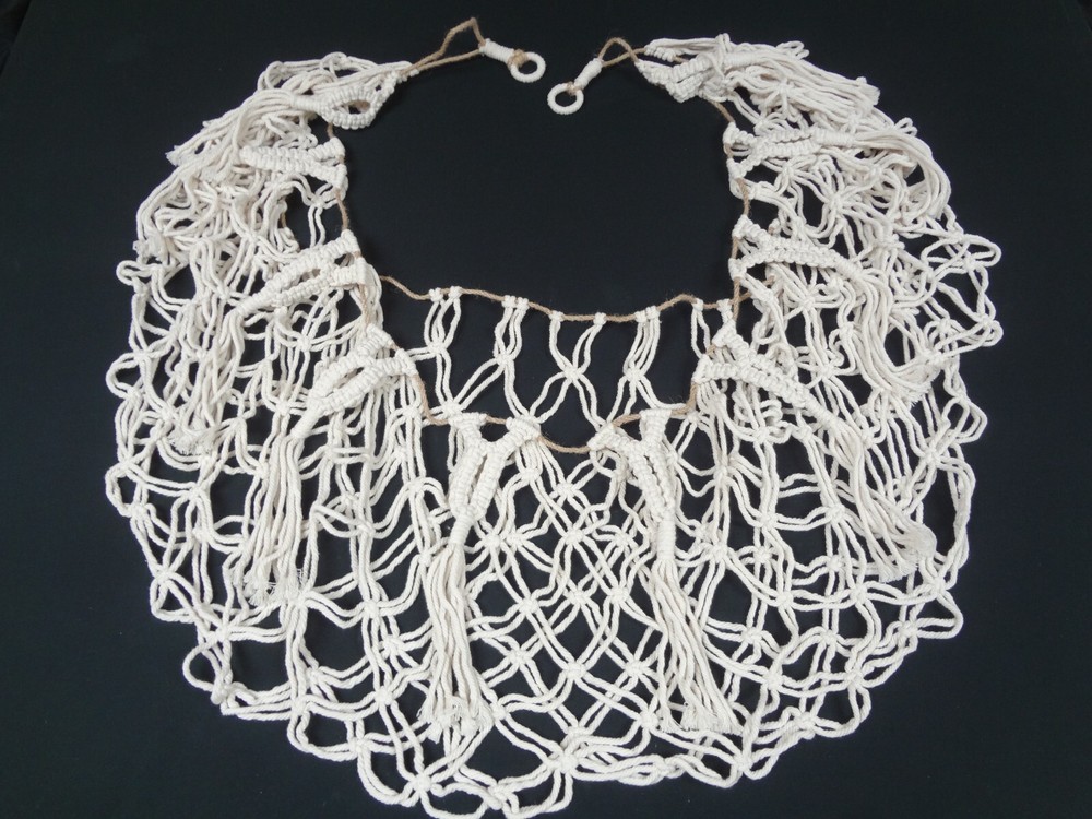 MACRAME MID SIZED HANGING HAMMOCK FOR PLANTS AND SMALL ITEMS