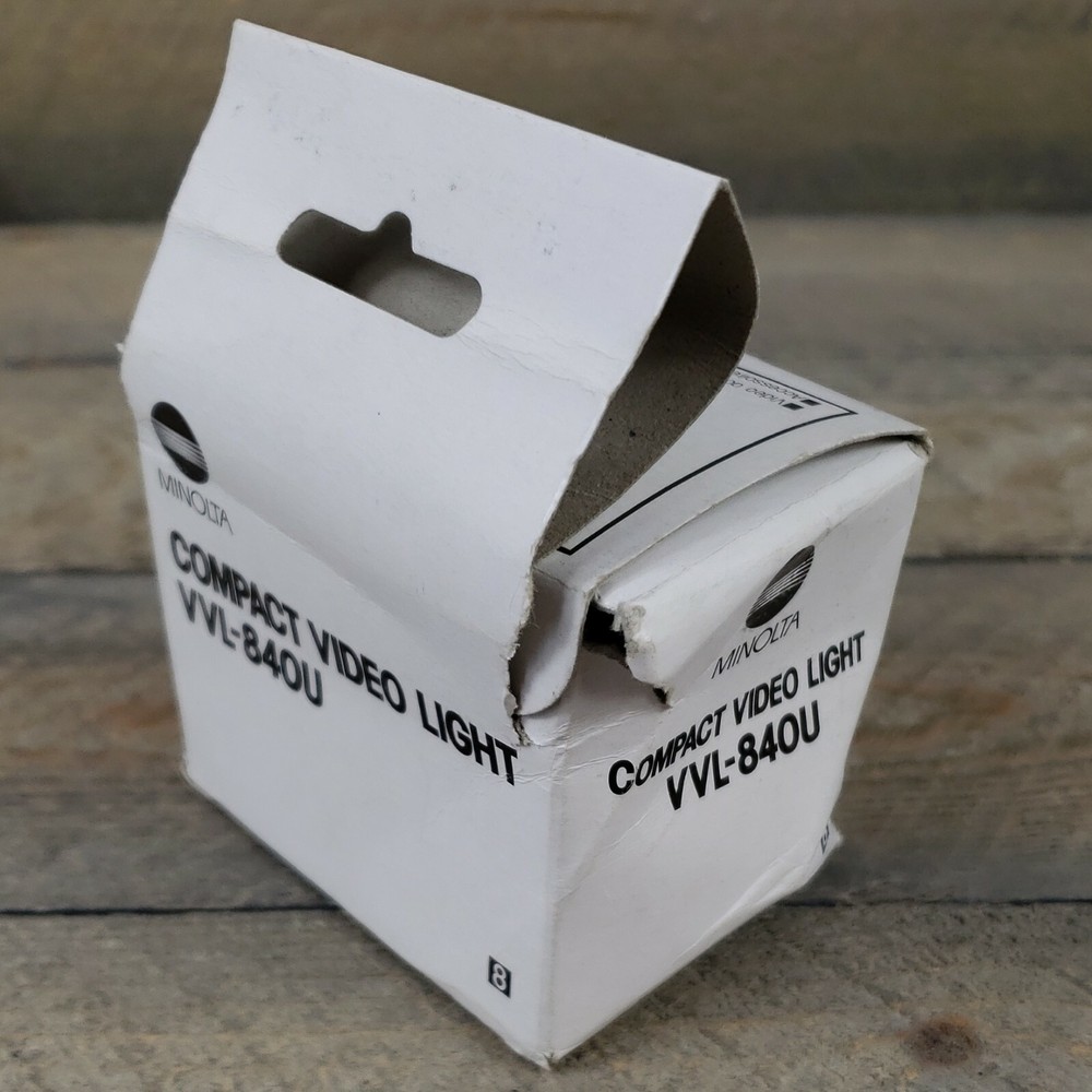 NEW Minolta Compact Video Light VVL-84OU
