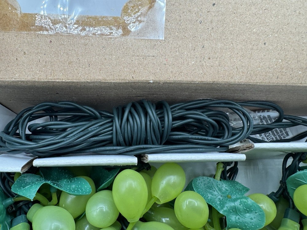 VTG Kurt S. Adler Grape String Lights 100 Micro Bulbs Green 5 Clusters New