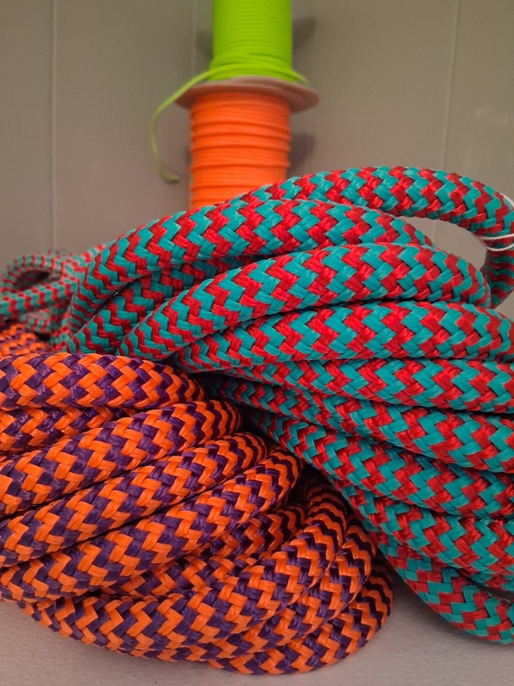 9/16 x 62 ft. Double Braid-Yacht Braid Polyester Rope. Herringbone Turq/red