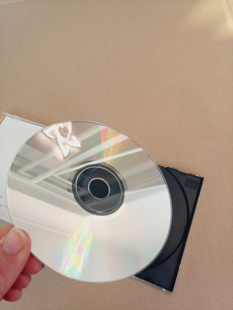 Vintage CD - Microsoft Windows 98 Starts Here