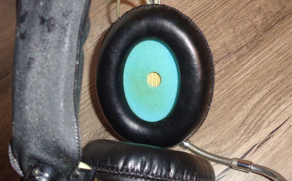 Revere Electronics Hush-A-Com Aviation Pilot Communication Headset