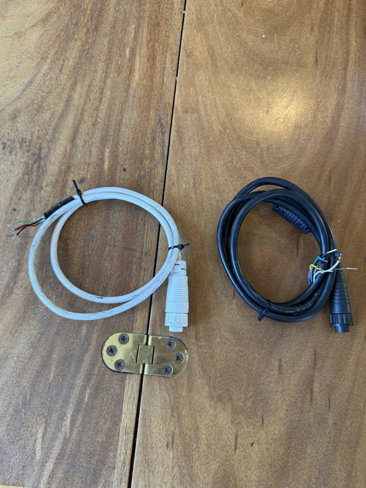 Standard Horizon CP 590 Chartplotter with external gps/WAAS antenna